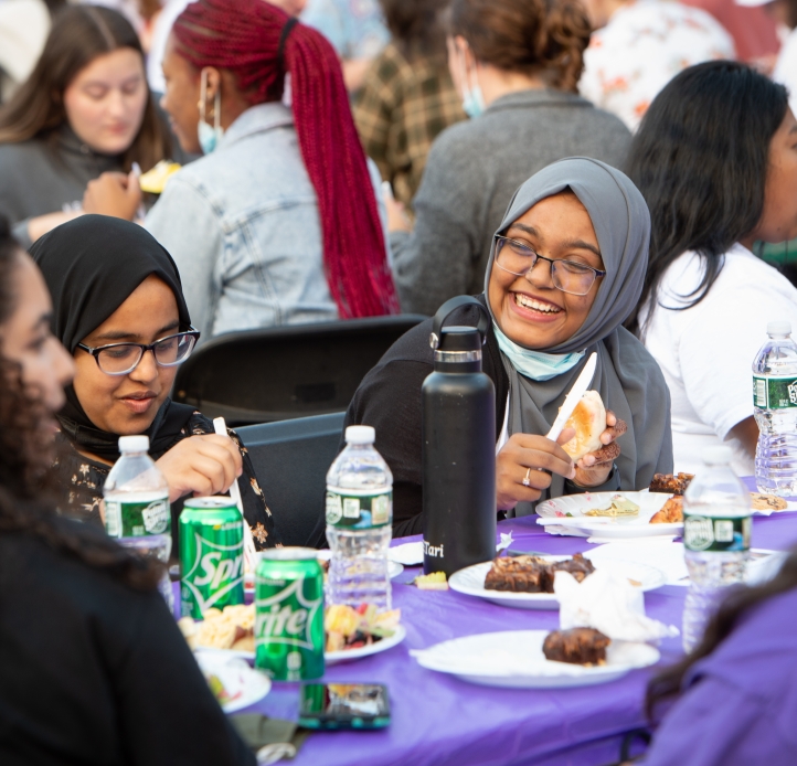 Students enjoying the annual Honors barbeque