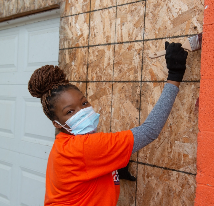 Student volunteering at Bengal Dare to Care Day