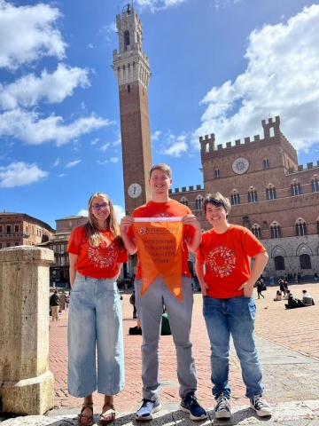 Students studying abroad in Italy